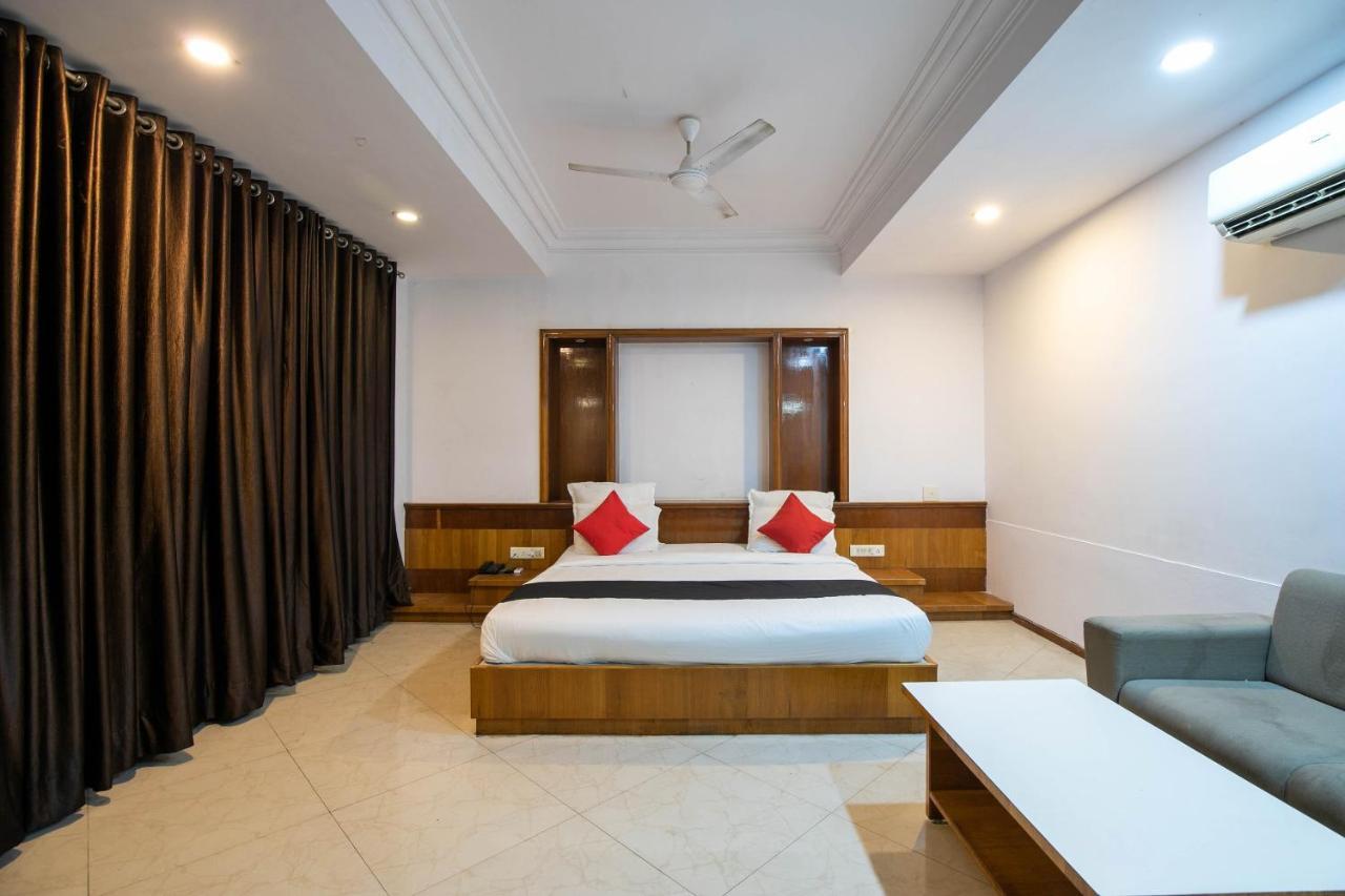Collection O 49275 Hotel Suman City Gandhinagar Extérieur photo