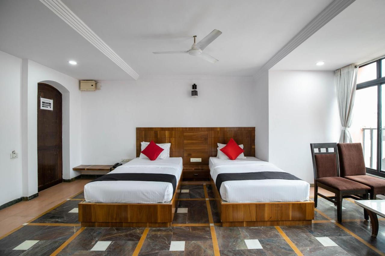 Collection O 49275 Hotel Suman City Gandhinagar Extérieur photo